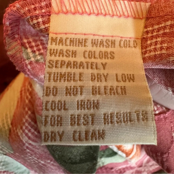 Hilo Hattie 100% Silk Button Up Shirt Size 10 Women's Pink Floral Hawaiian Beach - Picture 11 of 11